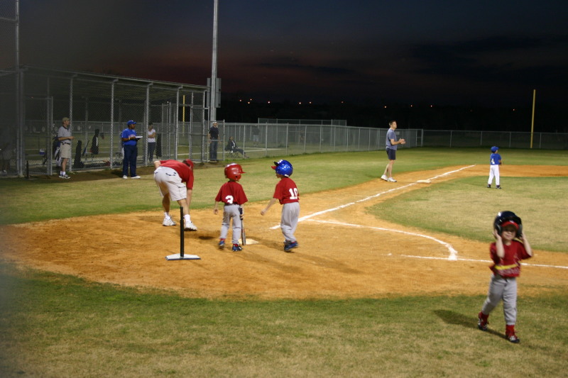 2006/03(March)/Tball/800x600_2006-03-02-Tball-14-Paul-Matthew-Caden-Matt.JPG