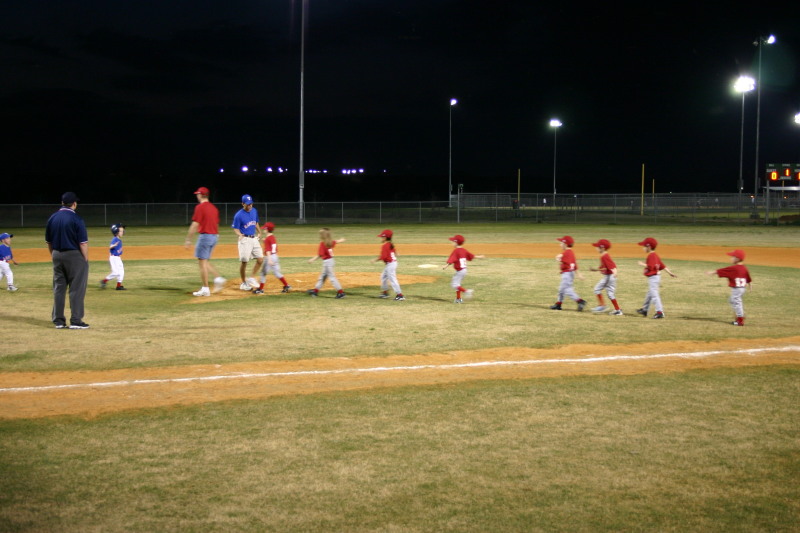 2006/03(March)/Tball/800x600_2006-03-02-Tball-18-shake-hands.JPG