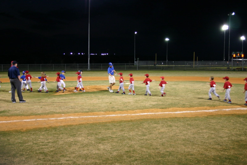 2006/03(March)/Tball/800x600_2006-03-02-Tball-21-shake-hands.JPG