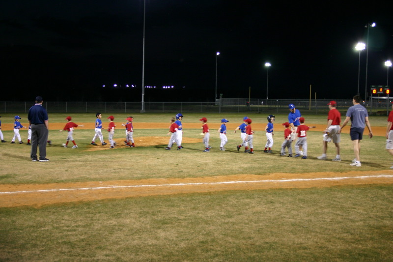 2006/03(March)/Tball/800x600_2006-03-02-Tball-25-shake-hands.JPG