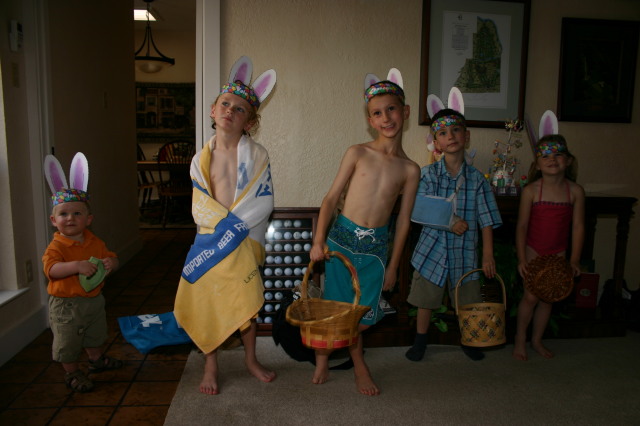 2006/04(April)/Easter/640x480_2006-04-16-Easter-11-Ian-Vale-Chance-Dax-Kyla.JPG