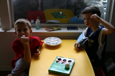 2006-04-15-dying-Easter-eggs-02-Chance-Dax.JPG