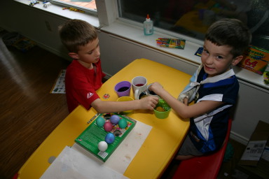 2006-04-15-dying-Easter-eggs-08-Chance-Dax.JPG