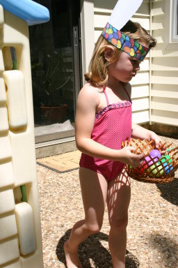 2006-04-16-Easter-29-Kyla.JPG