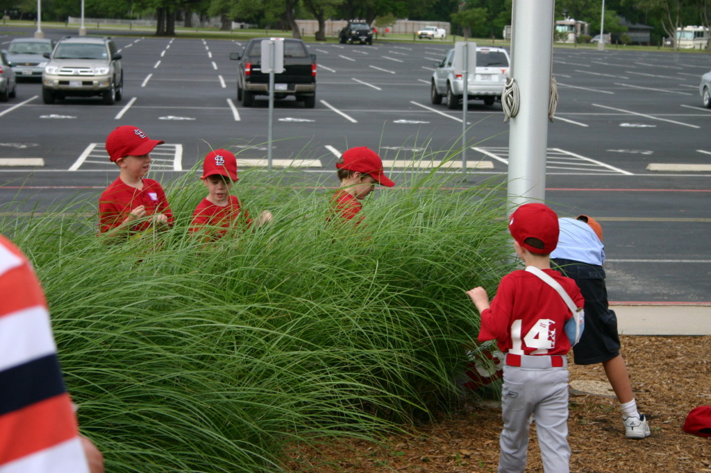 2006/04(April)/Tball-RR-Express/1024x768_2006-04-18-Tball-RR-Express-06-Matthew-Gabe-Case-Dax.JPG