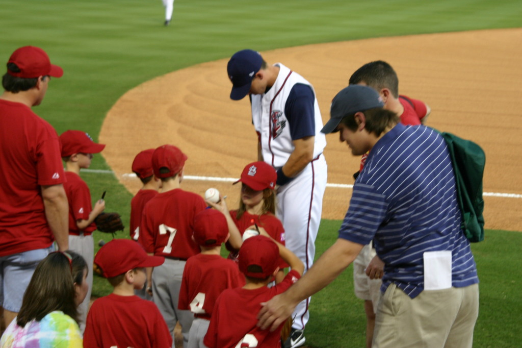 2006-04-18-Tball-RR-Express-33-signing-ball.JPG