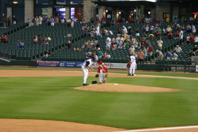 2006-04-18-Tball-RR-Express-53-out-on-the-field-Dax-Caden.JPG