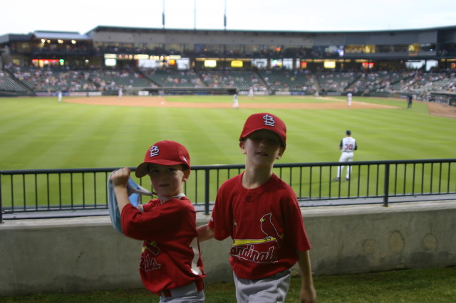 2006/04(April)/Tball-RR-Express/640x480_2006-04-18-Tball-RR-Express-62-Chance-Dax.JPG