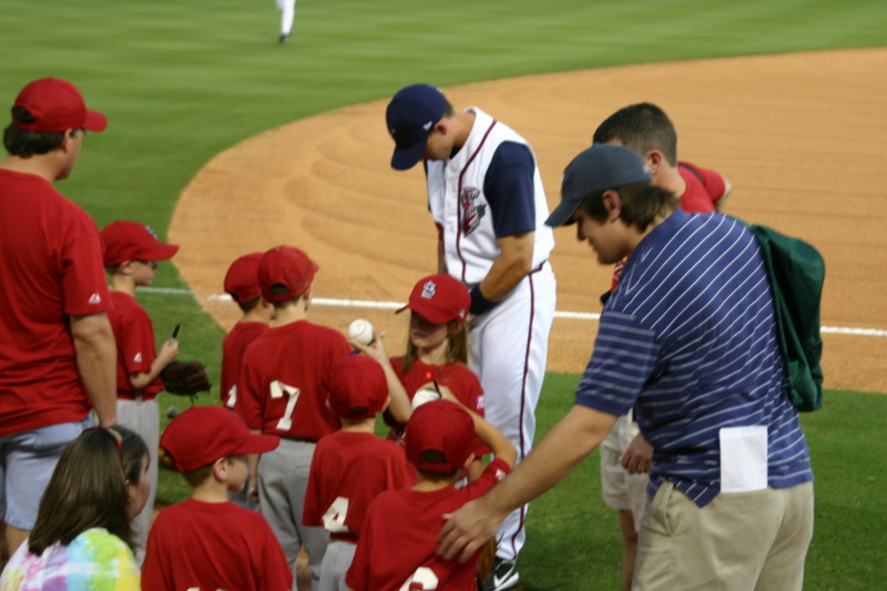 2006-04-18-Tball-RR-Express-33-signing-ball.JPG
