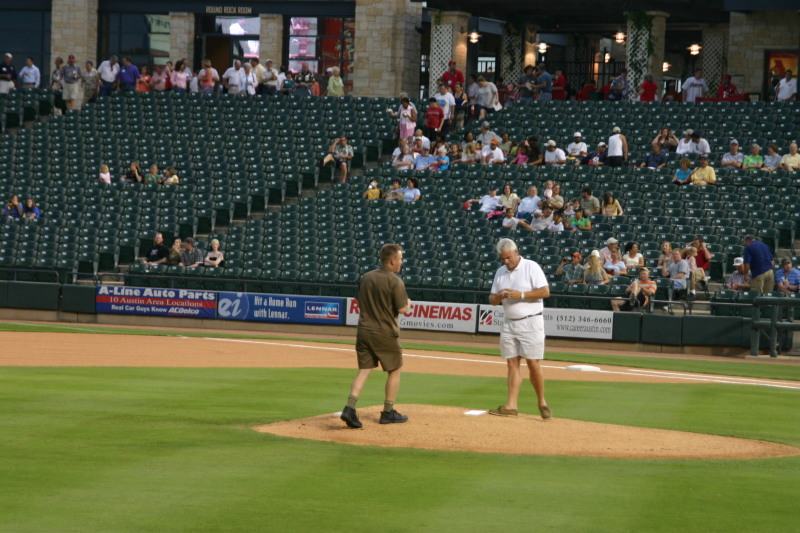 2006-04-18-Tball-RR-Express-42-UPS-delivers-game-ball.JPG