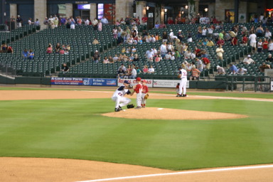 2006-04-18-Tball-RR-Express-54-out-on-the-field-Dax-Caden.JPG