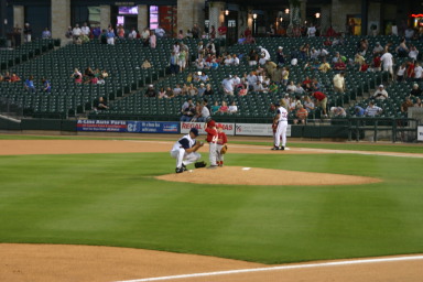 2006-04-18-Tball-RR-Express-56-out-on-the-field-Dax-Caden.JPG