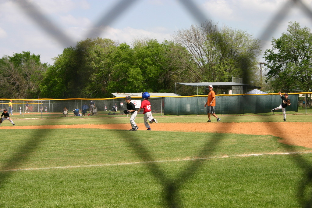 2006/04(April)/Tball/1024x768_2006-04-01-Tball-5-Chance.JPG