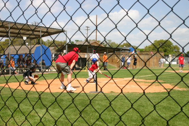 2006/04(April)/Tball/640x480_2006-04-01-Tball-3-Chance.JPG