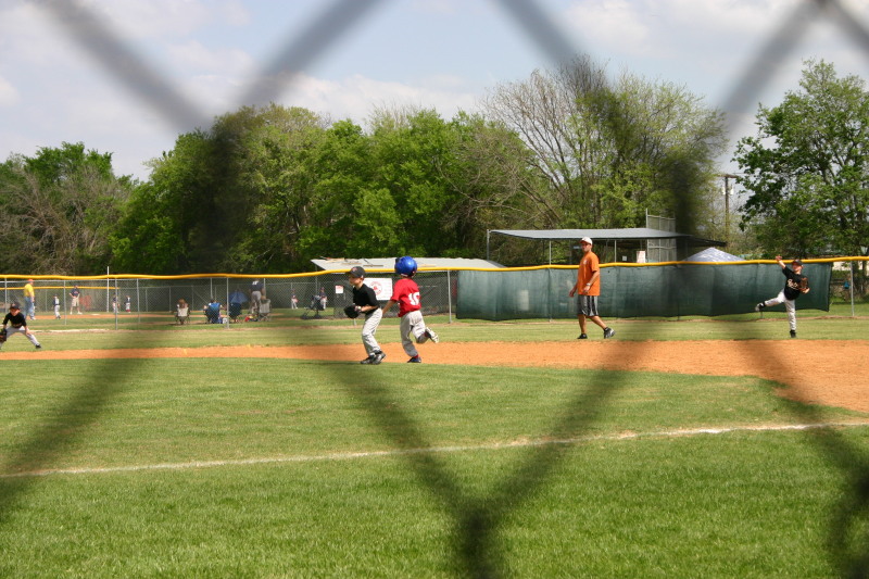 2006/04(April)/Tball/800x600_2006-04-01-Tball-5-Chance.JPG