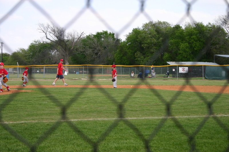 2006/04(April)/Tball/800x600_2006-04-01-Tball-7-Chance.JPG