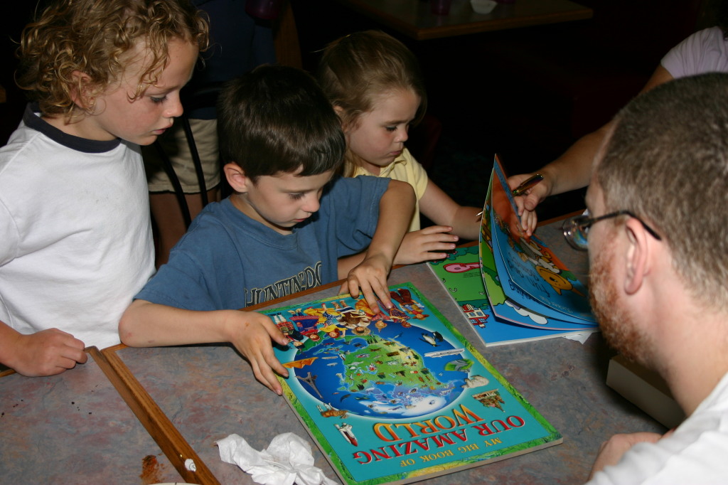 2006/05(May)/Dax-5th-Bday/1024x768_2006-05-07-Dax-5th-Bday-30-Vale-Kyla.JPG
