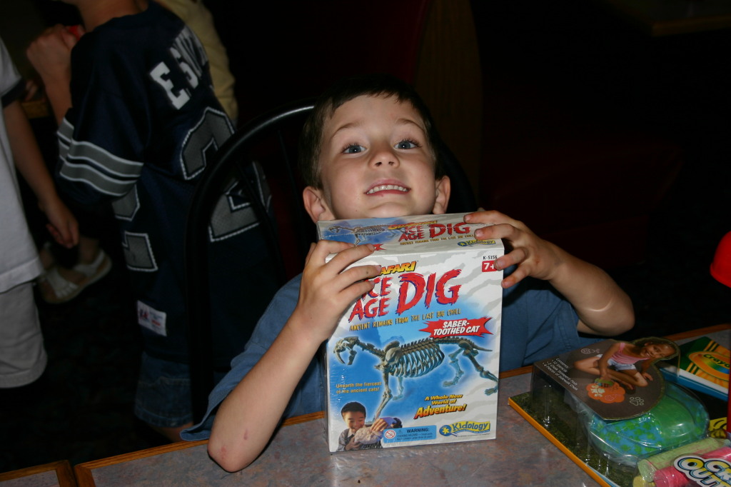 2006/05(May)/Dax-5th-Bday/1024x768_2006-05-07-Dax-5th-Bday-35.JPG
