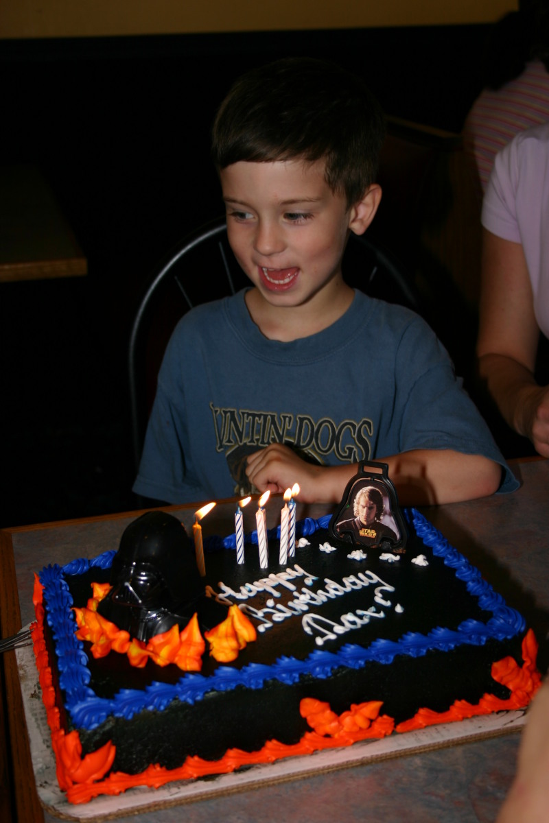 2006/05(May)/Dax-5th-Bday/800x600_2006-05-07-Dax-5th-Bday-05.JPG