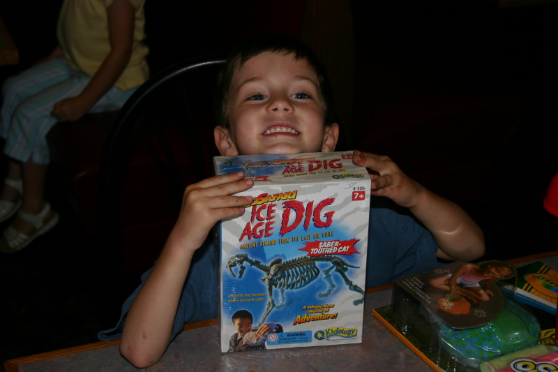 2006/05(May)/Dax-5th-Bday/800x600_2006-05-07-Dax-5th-Bday-36.JPG