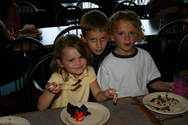 2006-05-07-Dax-5th-Bday-18-Kyla-Chance-Vale.JPG
