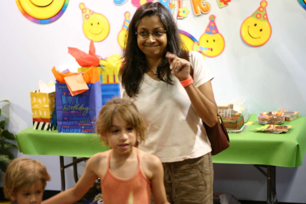 2006-05-20-Dax-Bday-Party-20-Kavita-Kalyani.JPG
