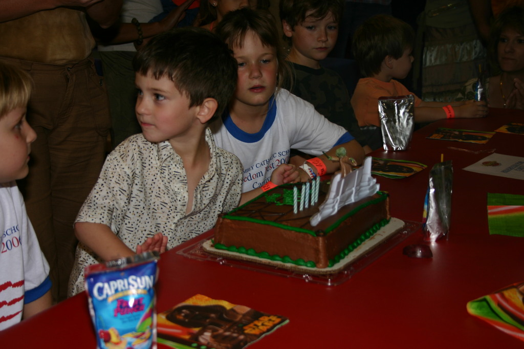 2006-05-20-Dax-Bday-Party-37-McKenzie-Brittney-Aaron.JPG