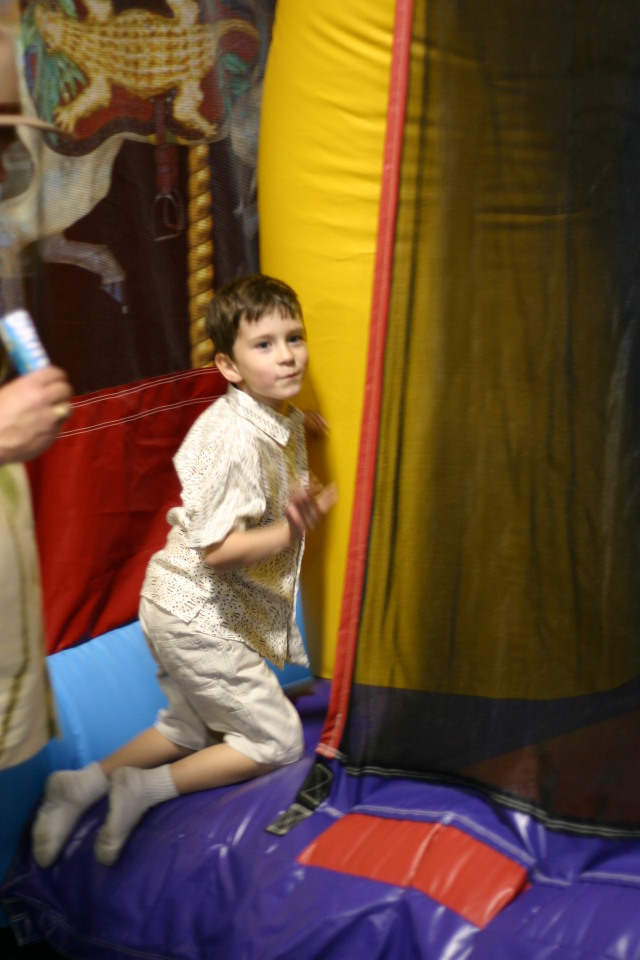 2006/05(May)/Dax-Bday-Party/640x480_2006-05-20-Dax-Bday-Party-18.JPG
