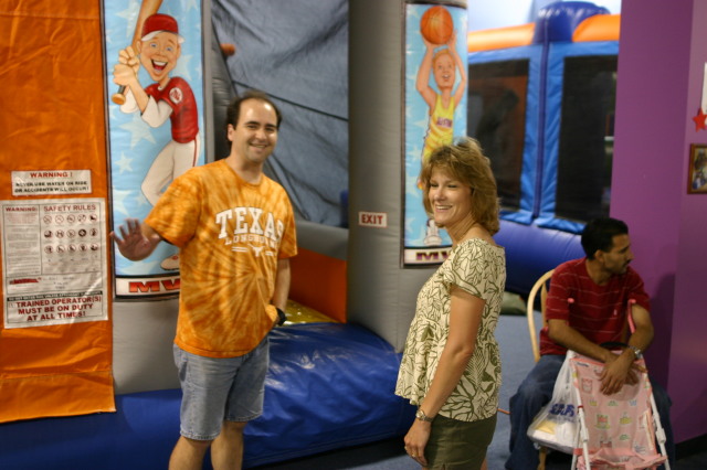 2006/05(May)/Dax-Bday-Party/640x480_2006-05-20-Dax-Bday-Party-26-Jim-Kim.JPG