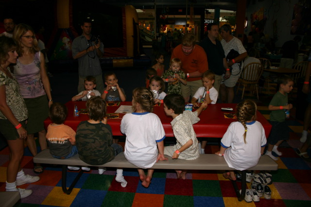 2006-05-20-Dax-Bday-Party-28-Cordell-Alyssa-Nathan-Hayden.JPG
