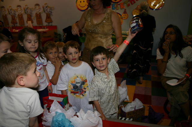2006-05-20-Dax-Bday-Party-53-Alyssa-Hayden-Nathan-Case-Kavita.JPG