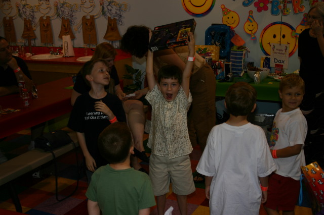 2006-05-20-Dax-Bday-Party-54-Ryan-Hayden.JPG