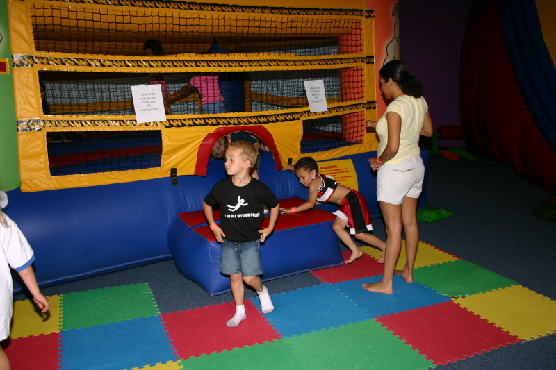 2006/05(May)/Dax-Bday-Party/800x600_2006-05-20-Dax-Bday-Party-08-JC.JPG