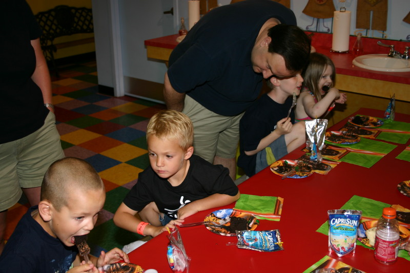 2006-05-20-Dax-Bday-Party-43-Colton-JC-Eric-Ryan-Juliana.JPG