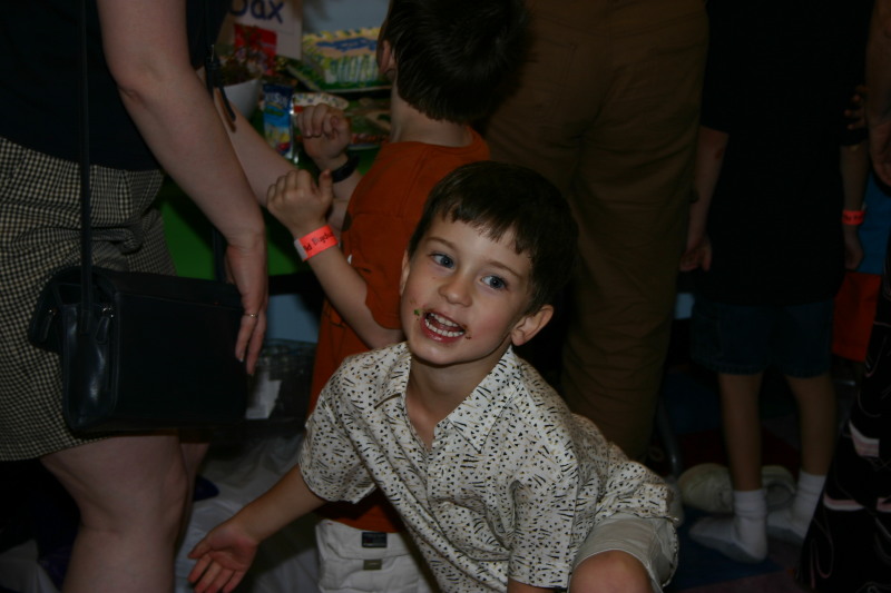2006/05(May)/Dax-Bday-Party/800x600_2006-05-20-Dax-Bday-Party-44.JPG