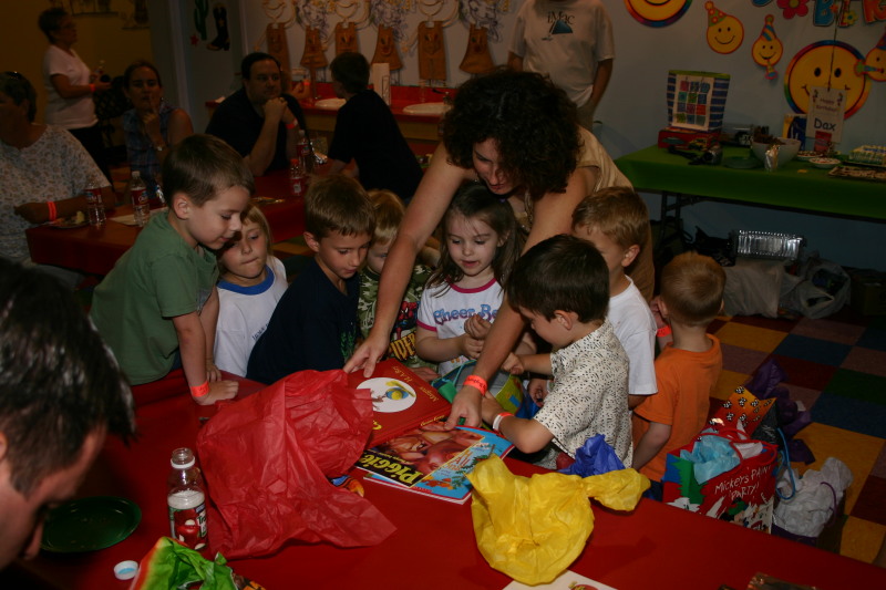 2006-05-20-Dax-Bday-Party-49-Zane-Brittney-Chance-Alyssa-Hayden-Errett.JPG