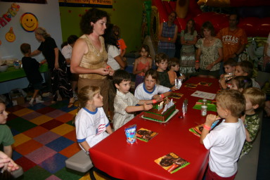 2006-05-20-Dax-Bday-Party-31-Brittney-McKenzie-Suzi-Hayden-Nathan-Alyssa-Kalyani.JPG