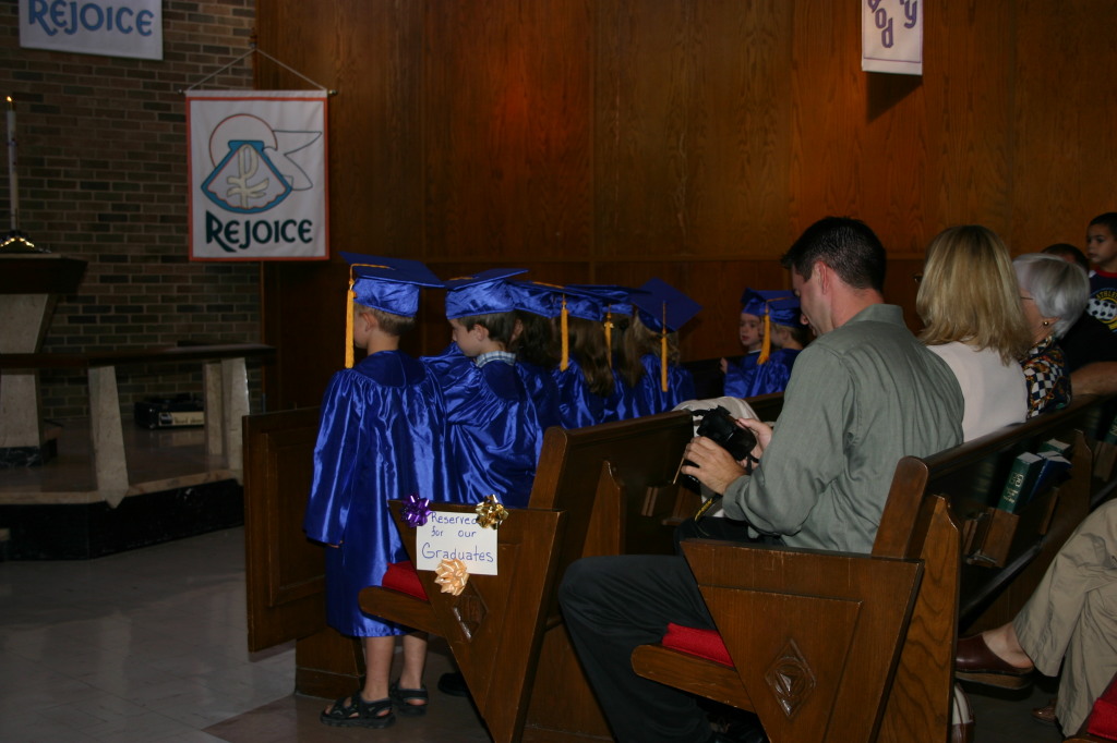 2006/05(May)/Dax-PreK-Graduation/1024x768_2006-05-19-Dax-PreK-Graduation-12.JPG
