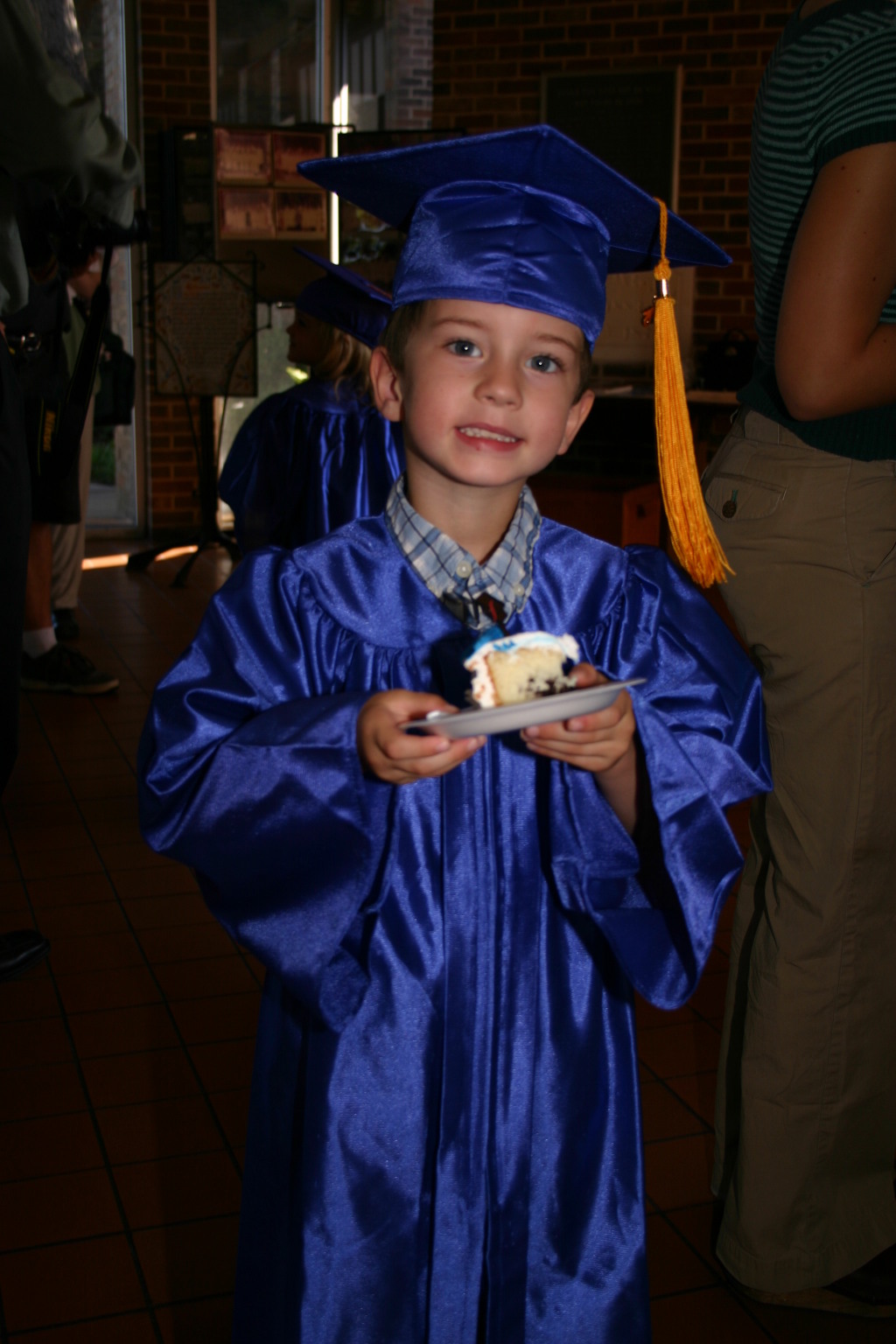 2006/05(May)/Dax-PreK-Graduation/1024x768_2006-05-19-Dax-PreK-Graduation-21.JPG