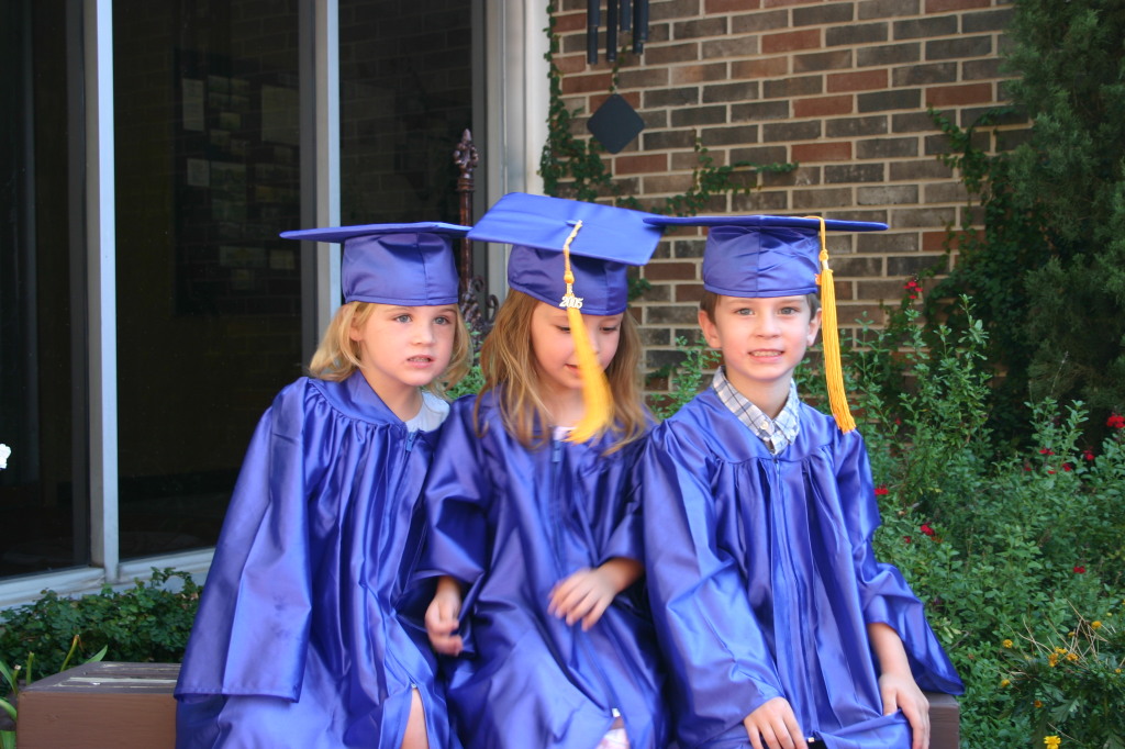 2006/05(May)/Dax-PreK-Graduation/1024x768_2006-05-19-Dax-PreK-Graduation-26.JPG