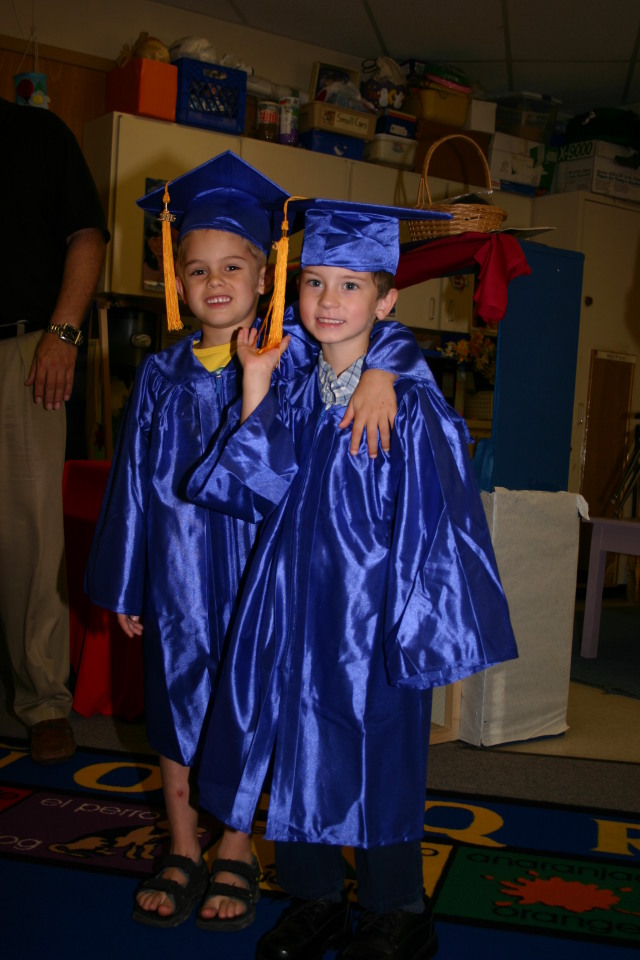 2006/05(May)/Dax-PreK-Graduation/640x480_2006-05-19-Dax-PreK-Graduation-10.JPG