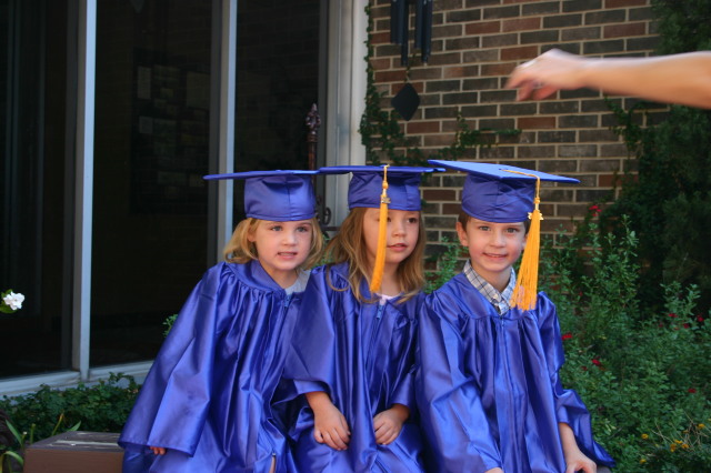 2006/05(May)/Dax-PreK-Graduation/640x480_2006-05-19-Dax-PreK-Graduation-27.JPG