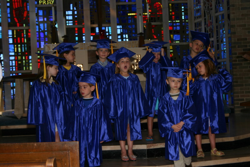 2006/05(May)/Dax-PreK-Graduation/800x600_2006-05-19-Dax-PreK-Graduation-13.JPG