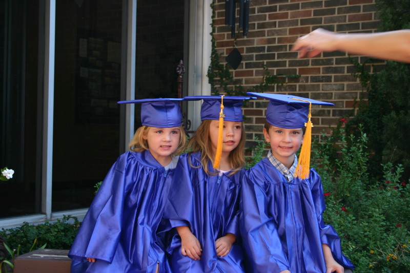 2006/05(May)/Dax-PreK-Graduation/800x600_2006-05-19-Dax-PreK-Graduation-27.JPG