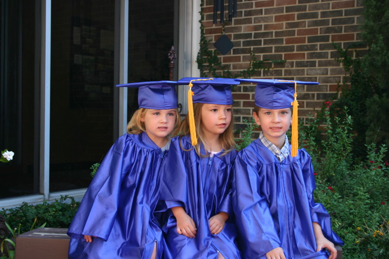 2006/05(May)/Dax-PreK-Graduation/800x600_2006-05-19-Dax-PreK-Graduation-28.JPG