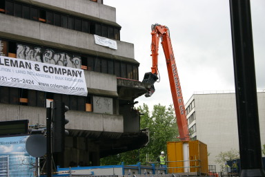 2006-05-25-London-01-building-3b-destroyed.JPG