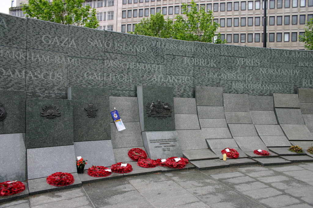 2006/05(May)/London/Day2/1024x768_2006-05-26-London-20-Austrailian-memorial.JPG
