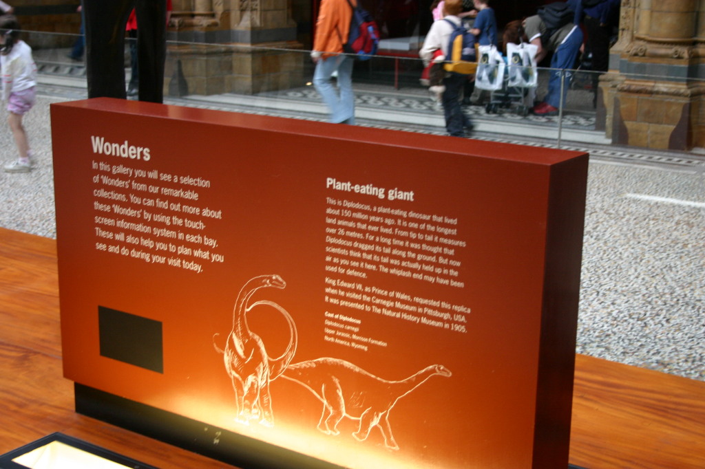 2006/05(May)/London/Day2/1024x768_2006-05-26-London-43-Natural-History-Museum.JPG