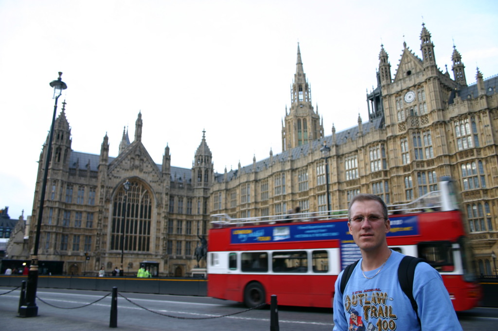 2006/05(May)/London/Day2/1024x768_2006-05-26-London-72-Travis-Parliment.JPG