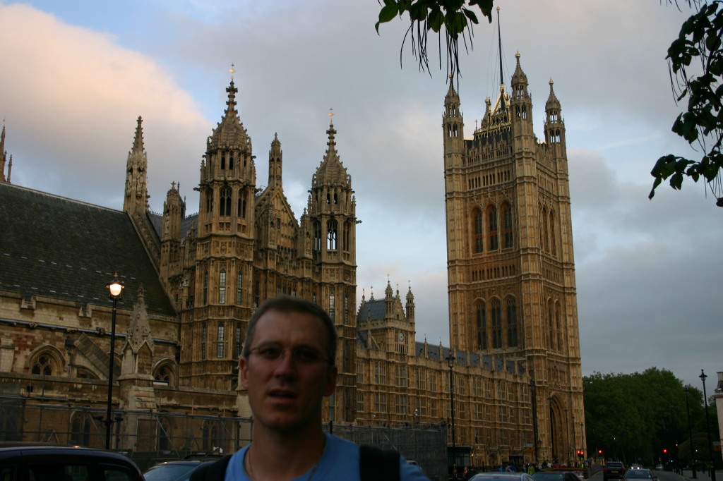 2006/05(May)/London/Day2/1024x768_2006-05-26-London-77-Travis-Parliment.JPG